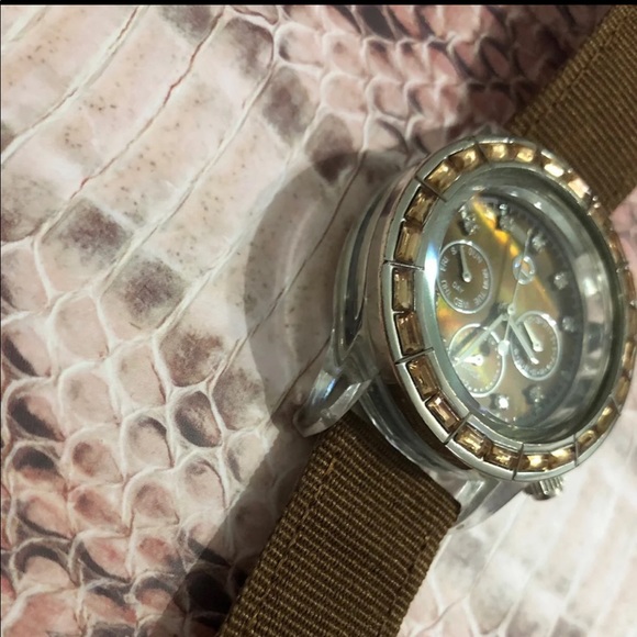 Watch - Picture 3 of 3